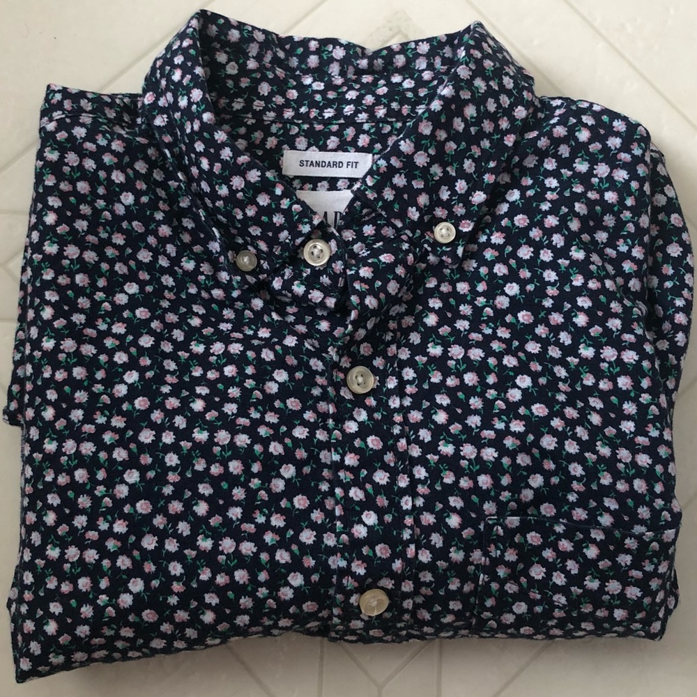 Gap Standard Fit Short Sleeve Button Down